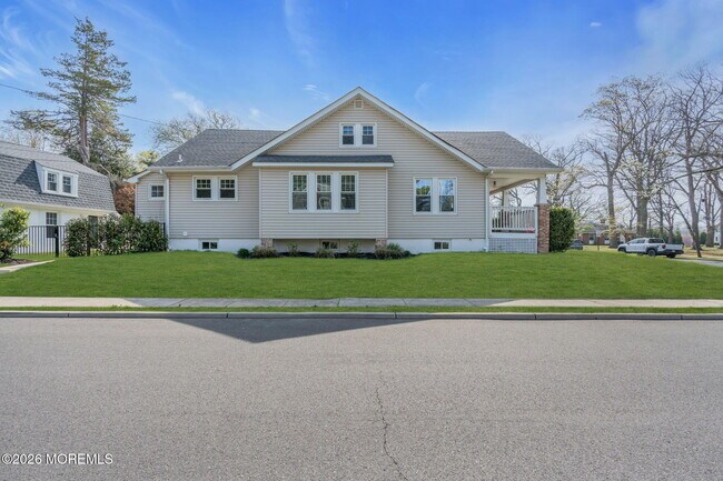 Building Photo - 115 Grassmere Avenue