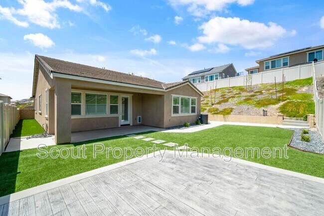 Building Photo - 39598 Lupine Dr