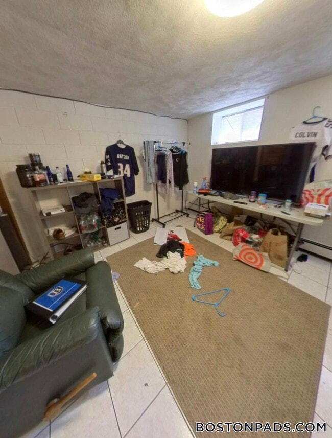 Building Photo - 159 Brown St