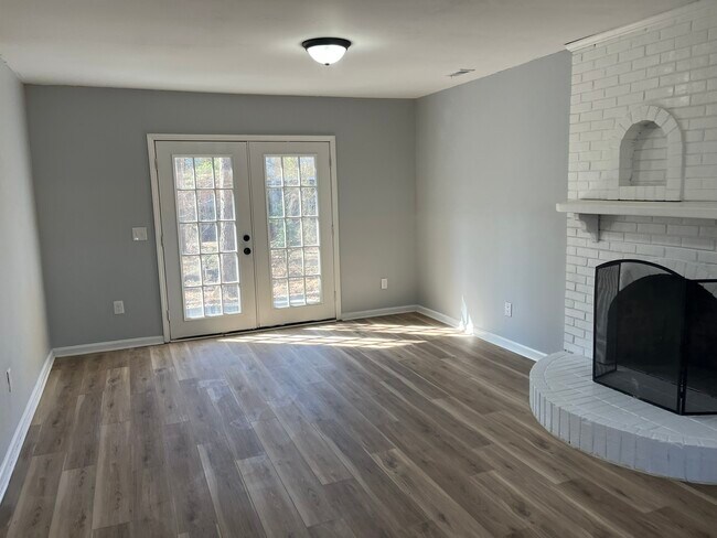 Building Photo - 7613 Mine Valley Rd