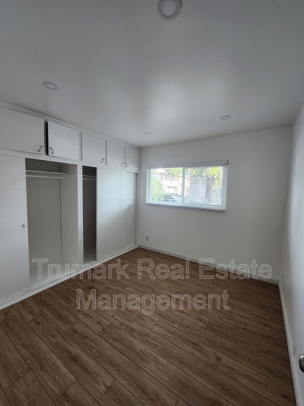 Building Photo - 1835 Lake St