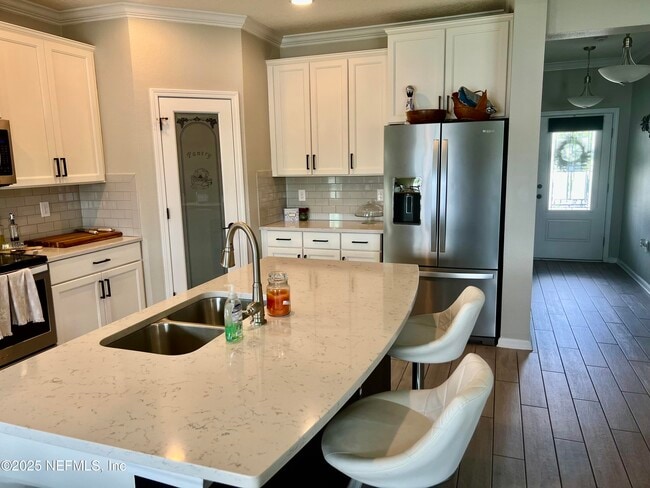 Building Photo - 11498 Red Koi Dr