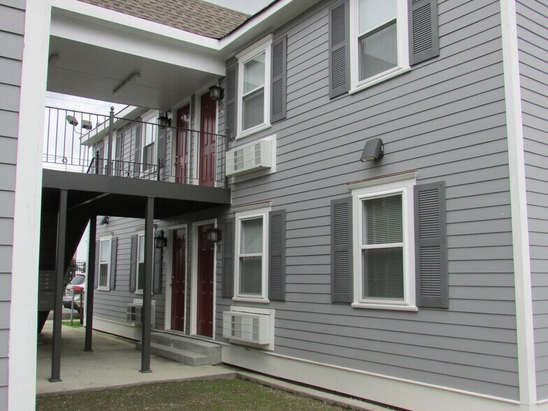 Building Photo - 3040 Fortin St