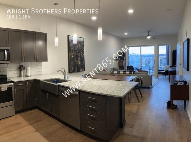 Building Photo - 333 W Depot Ave