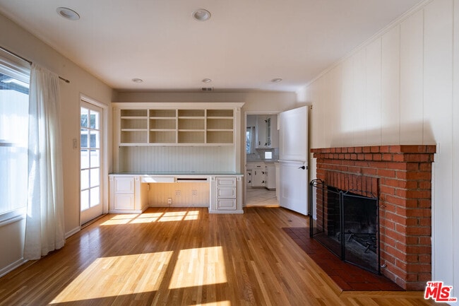 Building Photo - 14006 Runnymede St