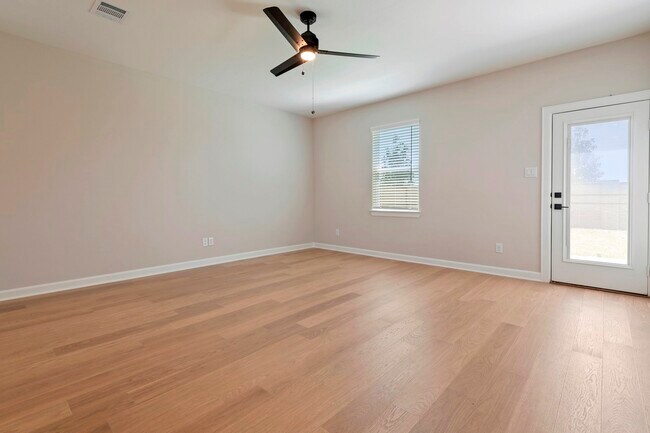 Building Photo - 1107 Campside Dr