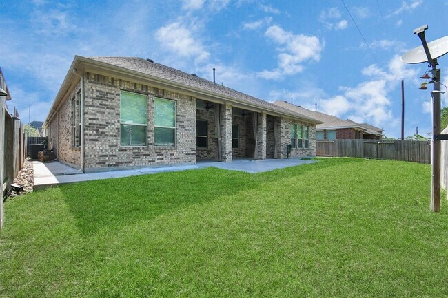 Building Photo - 1122 Boxwood Dr