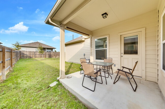 Building Photo - 3422 Couch Dr