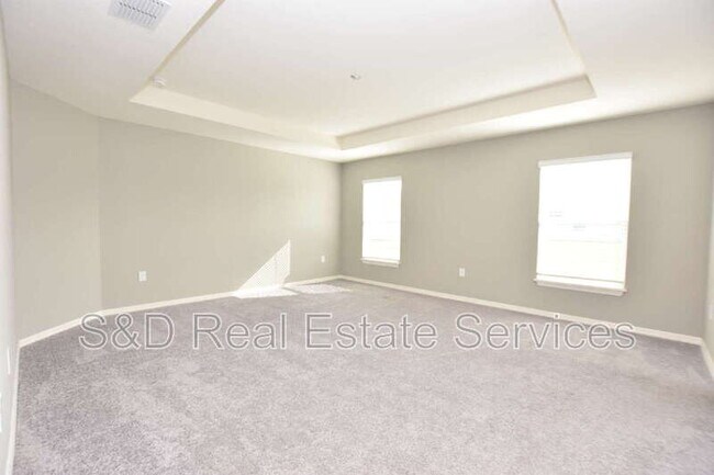 Building Photo - 749 Daphne Dr