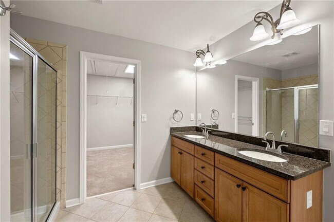 Building Photo - 10870 Brunson Dr