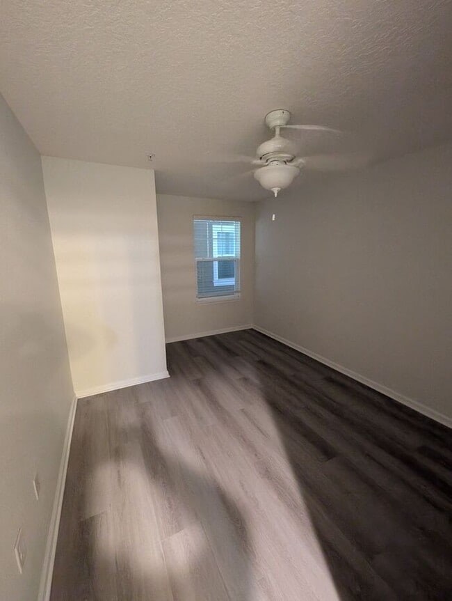 Building Photo - Stunning Townhome off SR 16 on Sebatian Cove