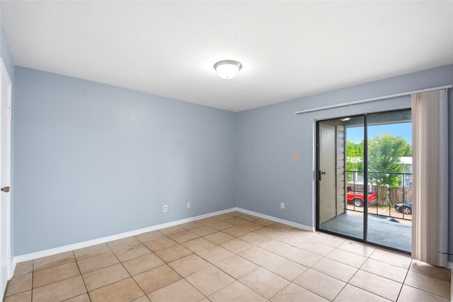 Building Photo - 8918 Bissonnet St