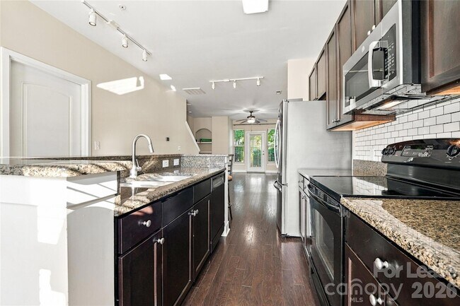 Building Photo - 732 Seigle Point Dr