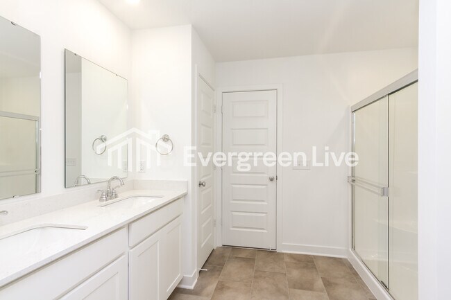 Building Photo - 3427 Merton St