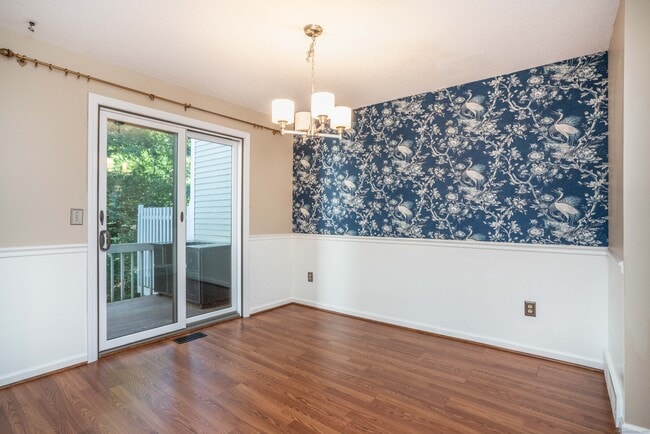 Building Photo - 10 Riverview
