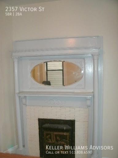 Building Photo - 2357 Victor St