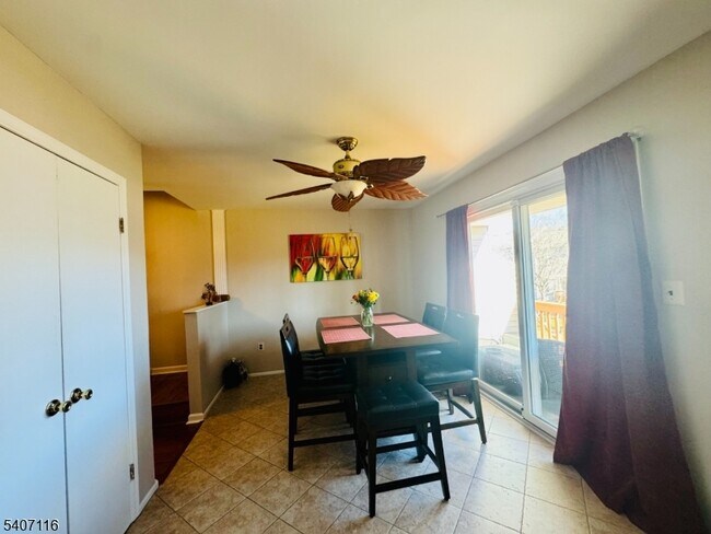 Building Photo - 174 Carson Ct