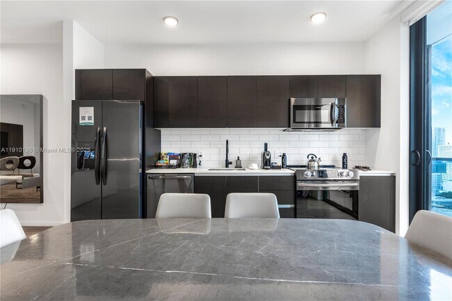 Building Photo - 398 NE 5th St