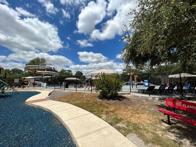 Building Photo - *COMING SOON* AMAZING 3 Bedroom  2 Bath Home w/ Office Room Near Alamo Ranch!