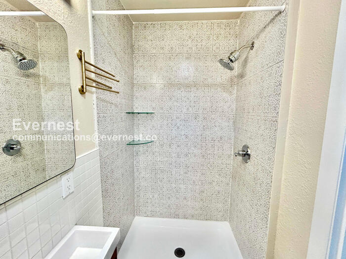 Building Photo - 5408 Waltham Ave