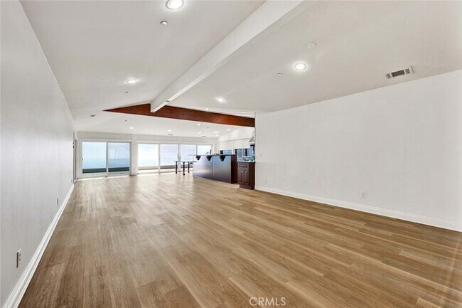 Building Photo - 3921 Calle Real