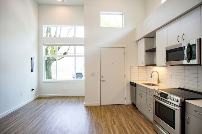Building Photo - Modern & Chic 1-Bedroom w/Condo-Grade Finishes & $250 OFF!