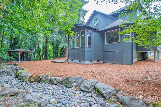 Building Photo - Beautifully Remodeled 5 Bedroom Camas Home...