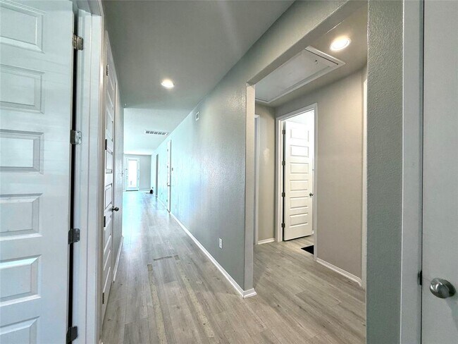 Building Photo - 133 Fabion St