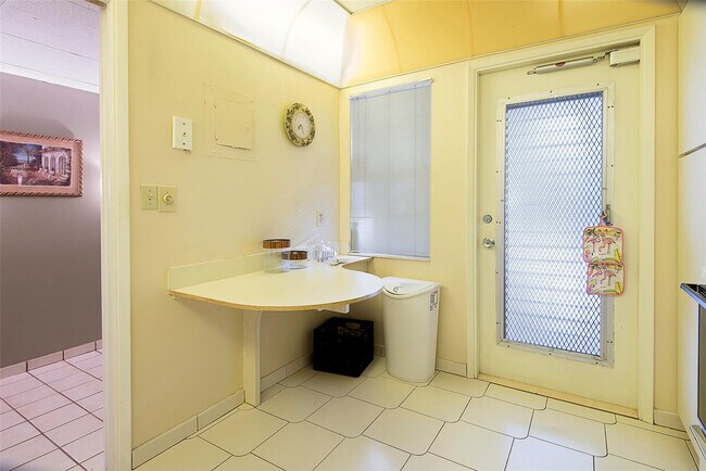 Building Photo - 3051 N Course Dr