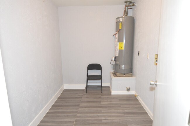 Building Photo - 5214 Beaverhill Dr