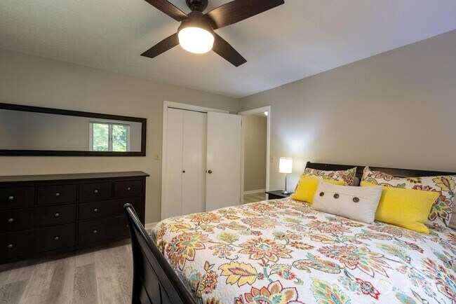 Building Photo - 102 Arbor Ln