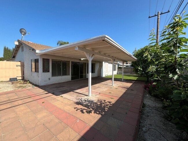 Building Photo - Simi Valley 3BR w/RV parking, AVAILABLE NOW!