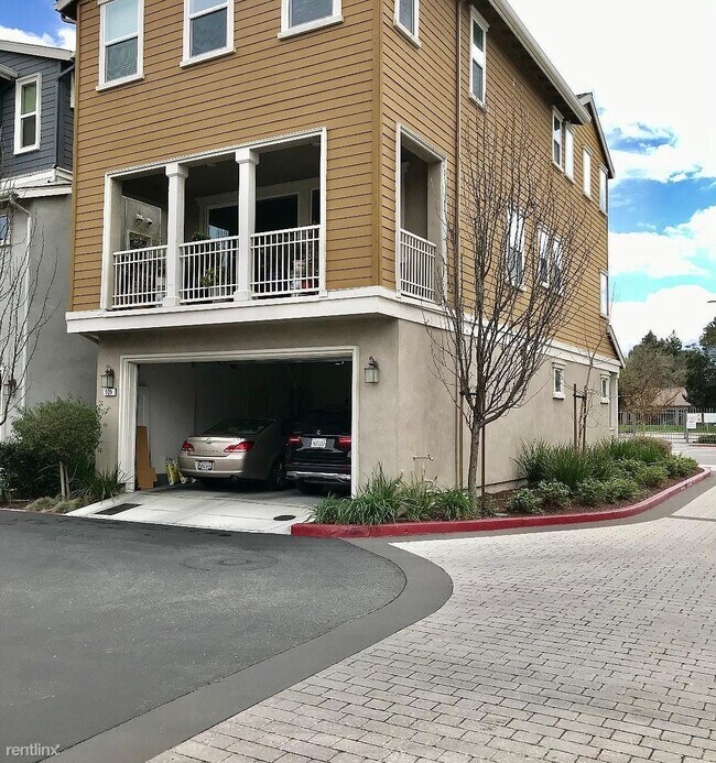 Building Photo - 939 Phelan Ave