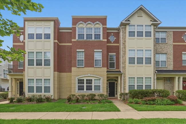 Building Photo - Expansive 4BR / 4.5BA Townhome in Lansdowne Town Center – Over 3,400 Sq Ft!