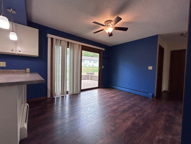 Building Photo - Spacious 4-Bedroom Home