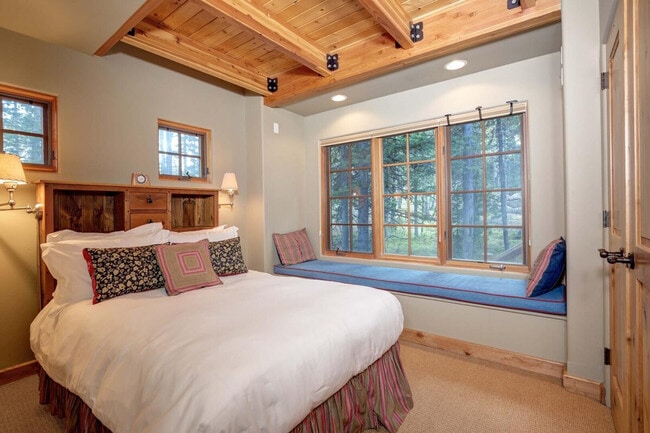 Building Photo - 12 Lower Mountain Home Road