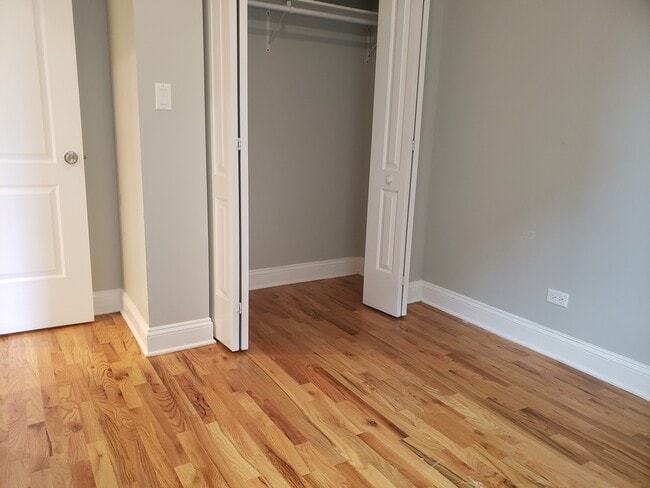 Building Photo - 4551 N Christiana Ave