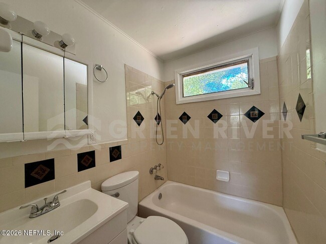 Building Photo - 4623 Suffolk Ave