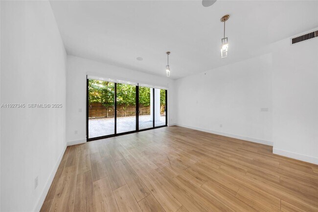 Building Photo - 3265 Bird Ave