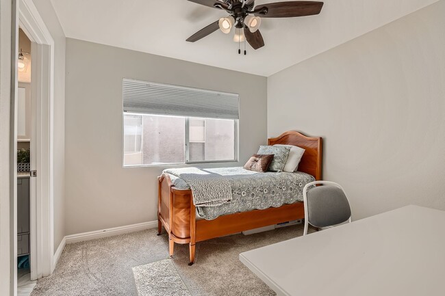 Building Photo - Beautiful 3 bedroom Home Located in the Vi...