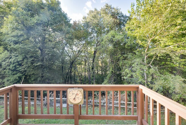 Building Photo - 103 Cliffside Dr