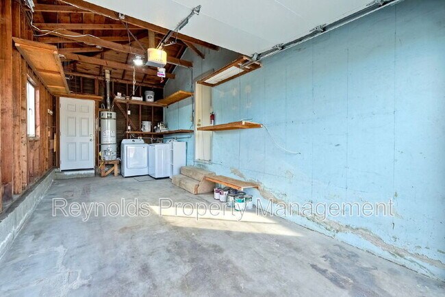 Building Photo - 3341 Chamoune Ave