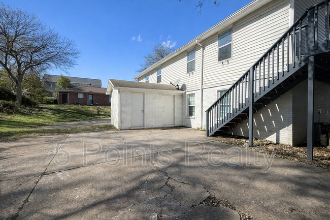 Building Photo - 308 Prince Ave