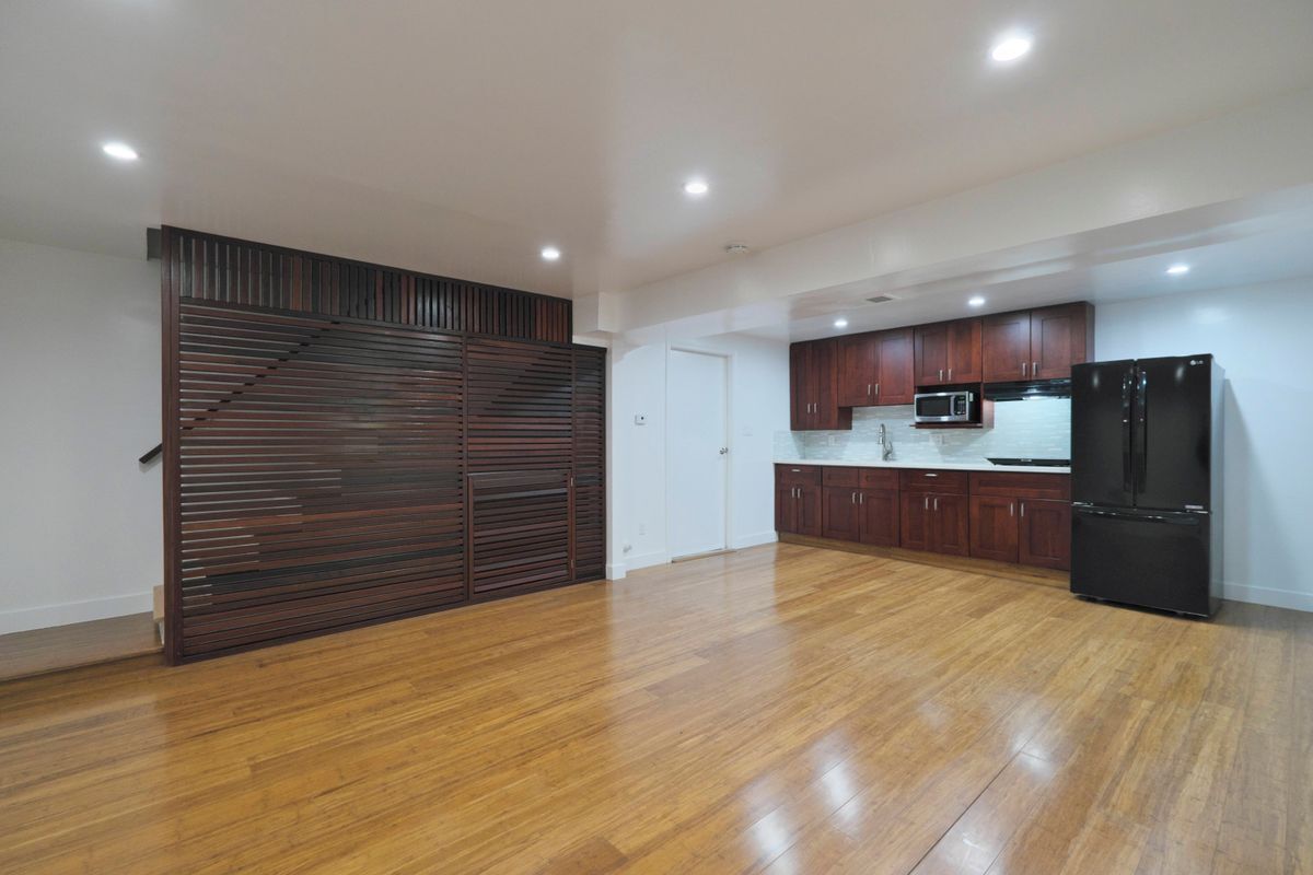 Building Photo - 1730 33rd Ave