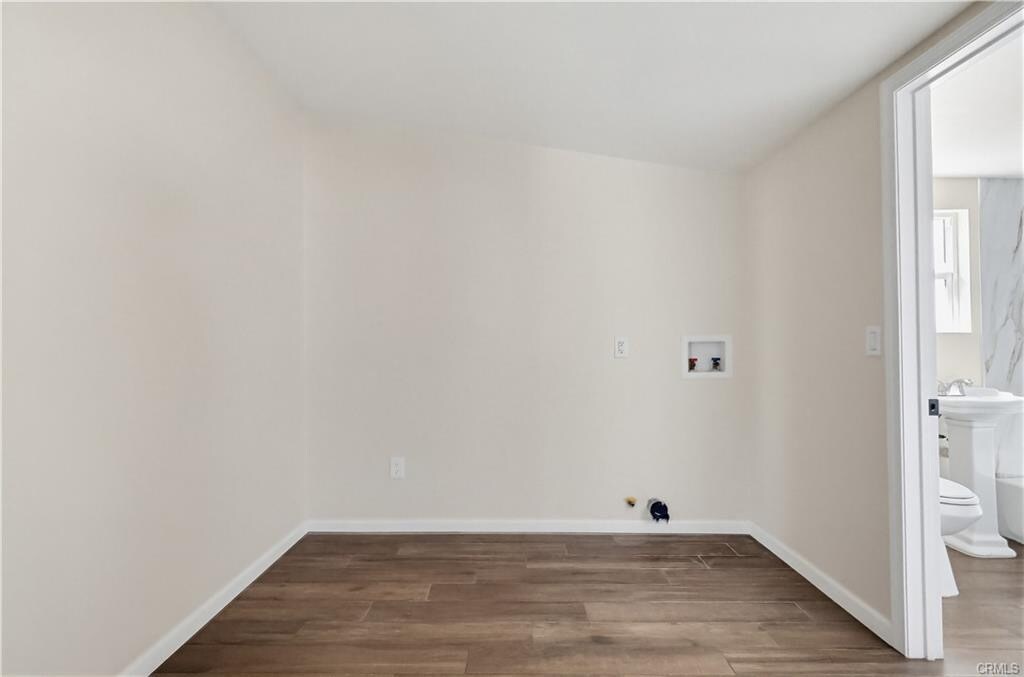 Building Photo - 1033 E 57th St