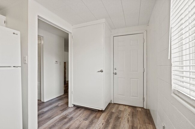 Building Photo - 1590 Nicholls Rd
