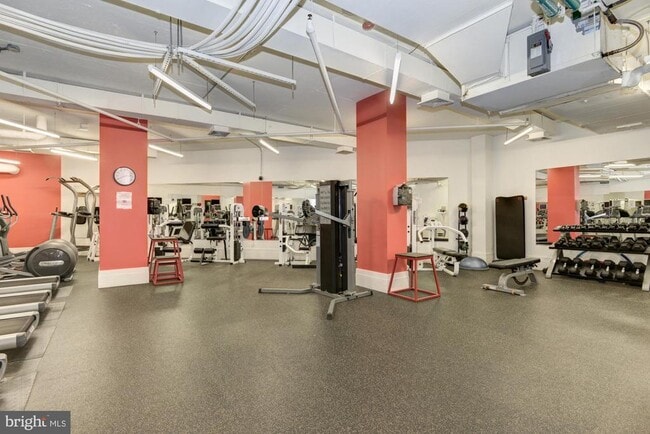 Building Photo - 2425 L St NW