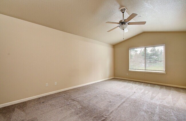 Building Photo - Charming 4 bd 2.5 ba Vancouver Home - Available Now!