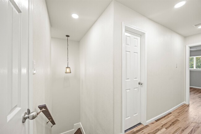 Building Photo - 1831 Country Village Blvd