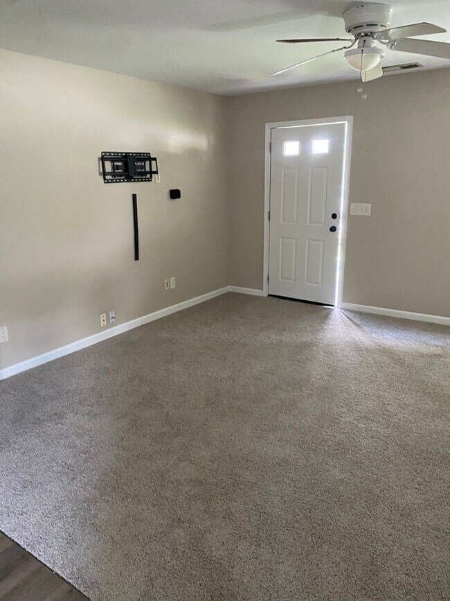 Building Photo - 501 Scarlet Sage Ln